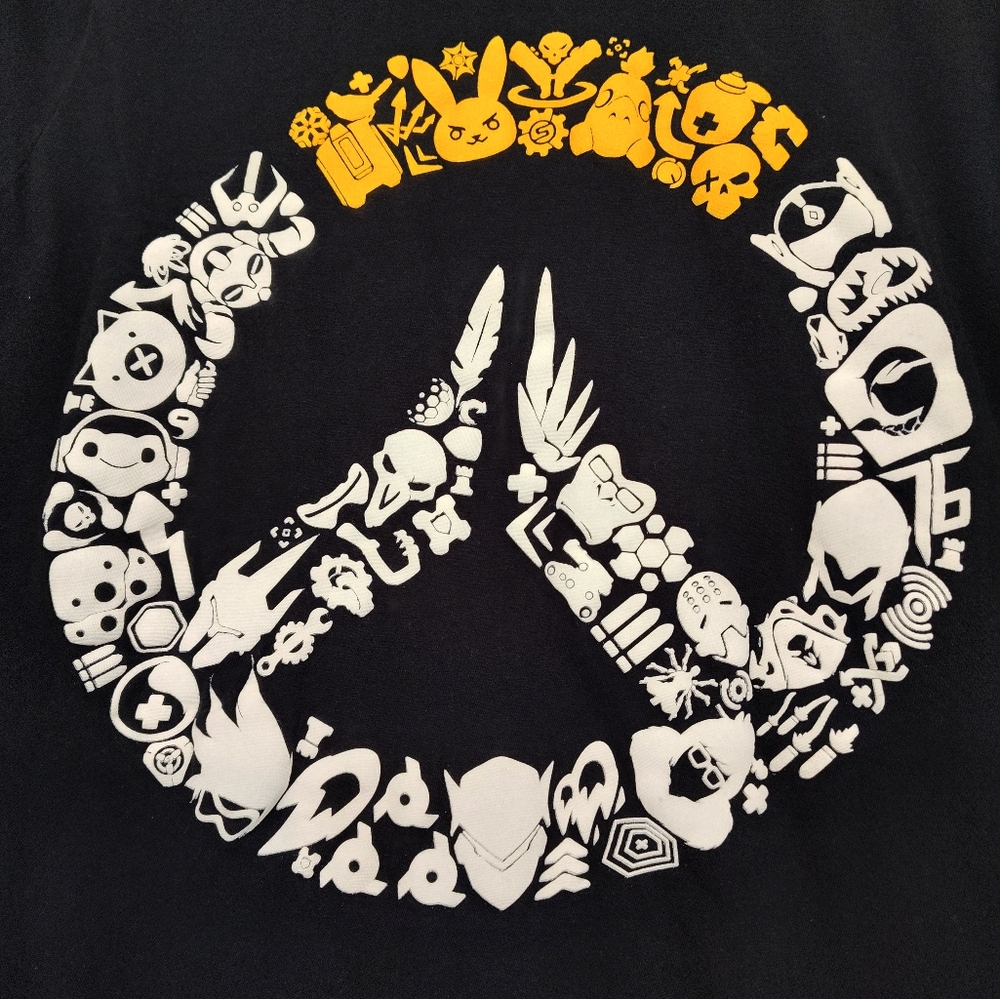 Small adult Tshirt, black with Overwatch characters, Blizzard/Think Geek